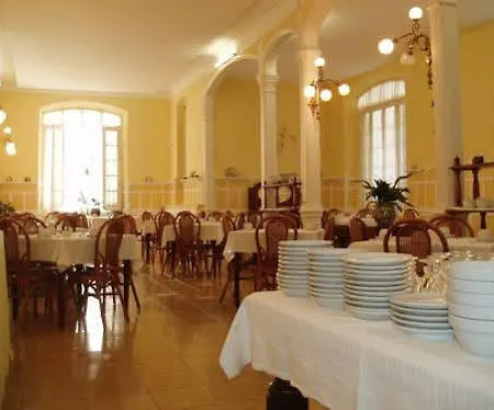 Paris 2*